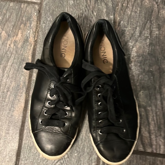 Vionic Women's Honey Black Leather Lace-Up Low Top Sneakers Shoes - Picture 2 of 4